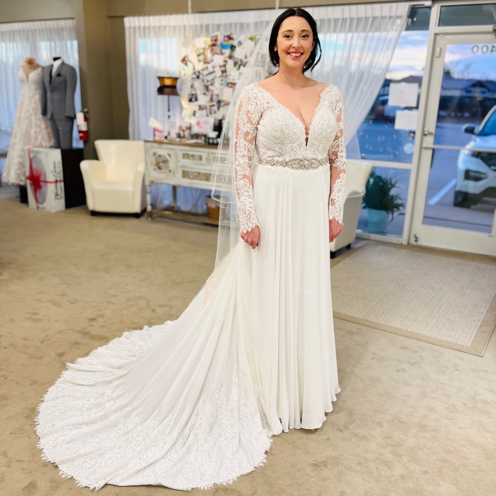 Bridal Dress. Oxford Street. Size 14.